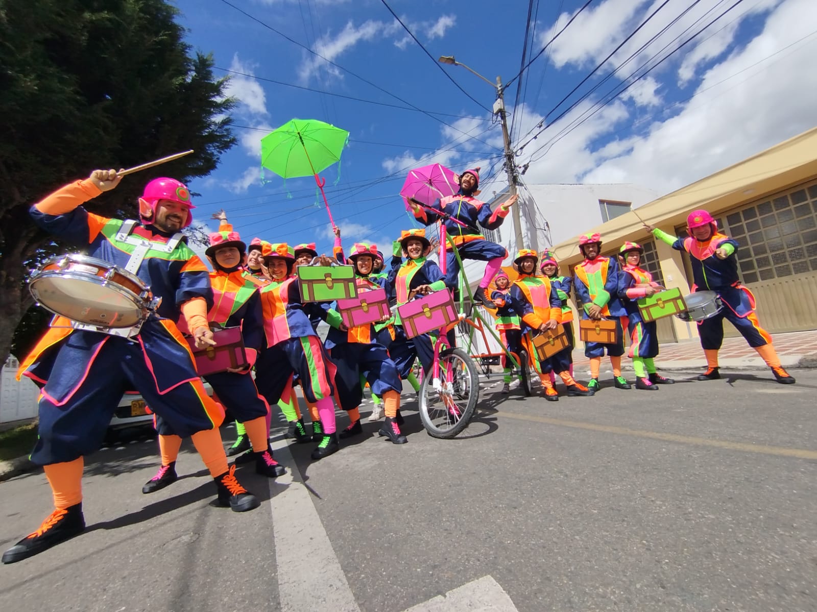 Desfile de comparsas en Bogotá