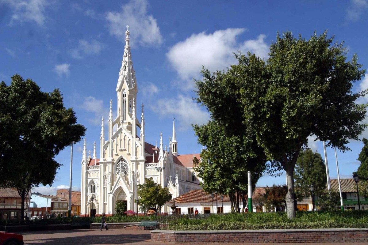 Parish Minor Basilica of the Holy Christ. Photo: IDECUT Archive