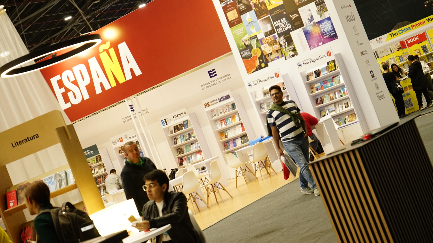 Stand de España FilBO 2024 país invitado de honor en la edición de este año. Foto: Santiago Rincón - Archivo IDT