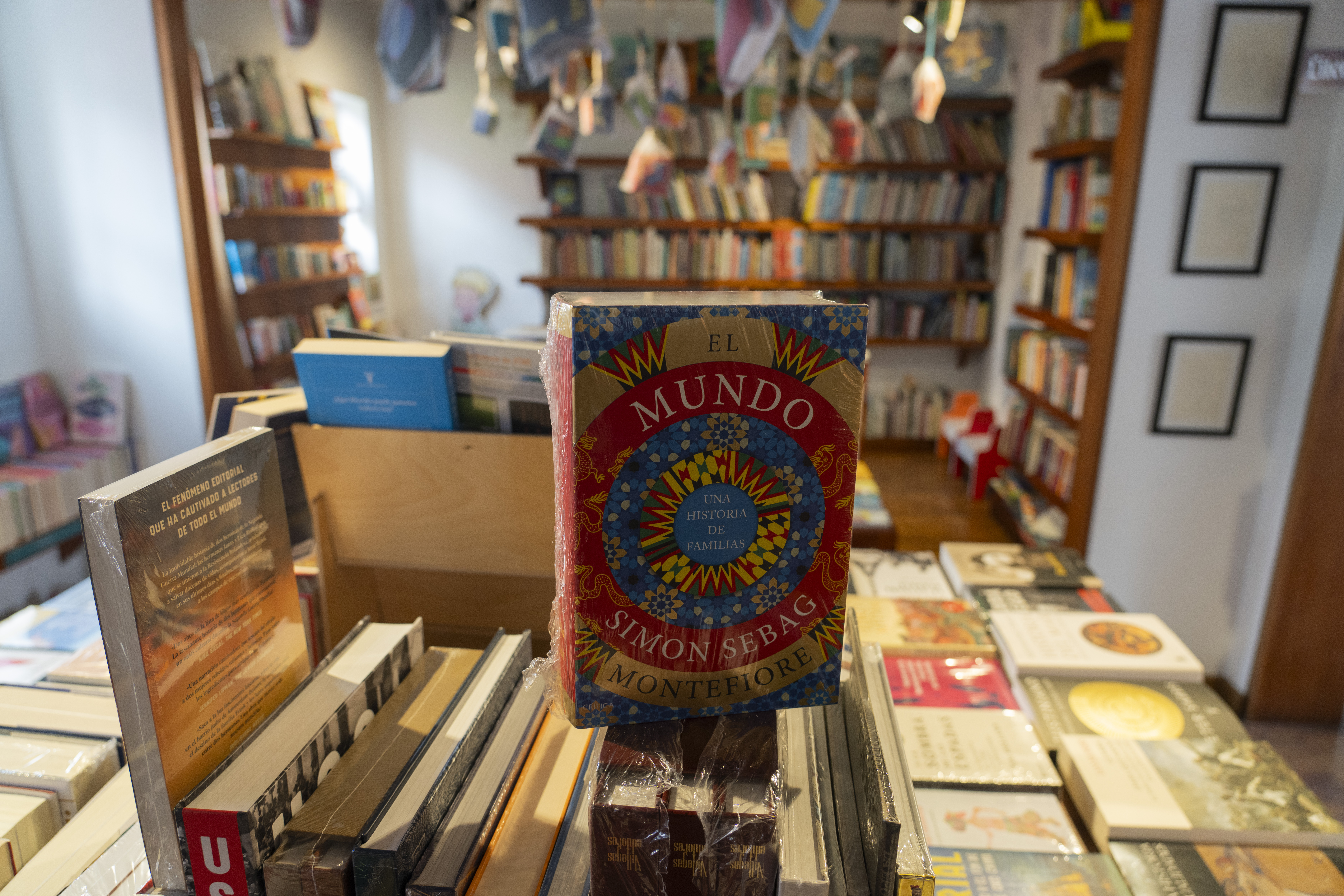 Libros de todo tipo y joyas literarias hacen parte de la oferta de Wilborada. Foto: Juan Carlos Zapata - IDT